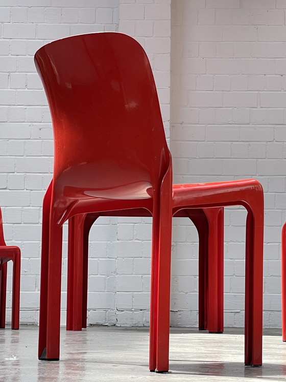 Image 1 of Vico Magistretti Selene Stoelen en Stadio Tafel Artemide