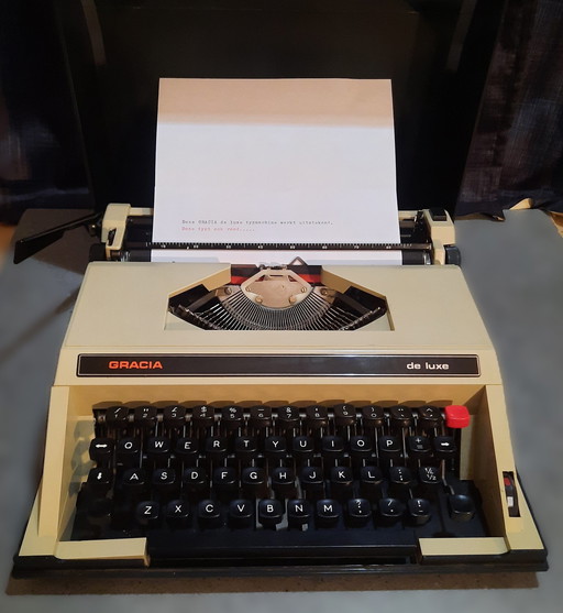 Vintage Typemachine Gracia De Luxe Made In Italy