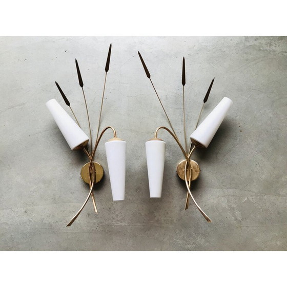 Image 1 of Paar vintage messing wandlampen met opaline bollen, 1950