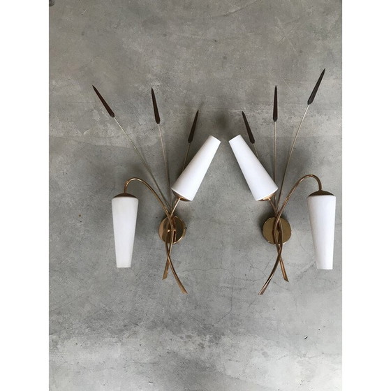 Image 1 of Paar vintage messing wandlampen met opaline bollen, 1950