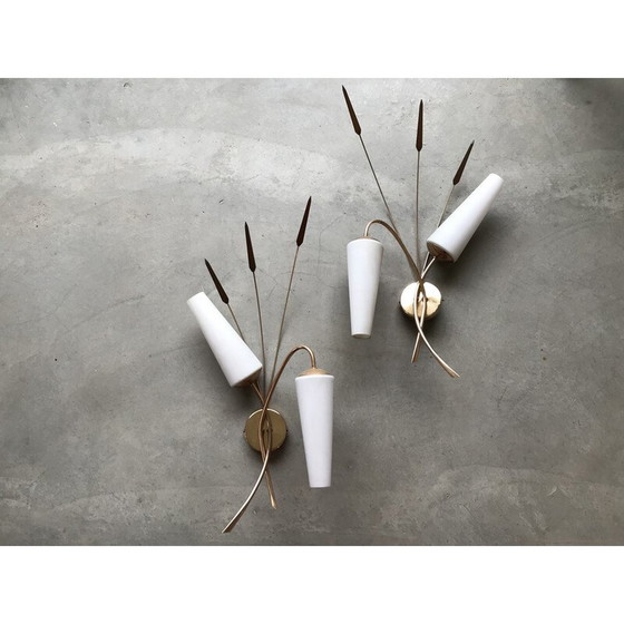 Image 1 of Paar vintage messing wandlampen met opaline bollen, 1950