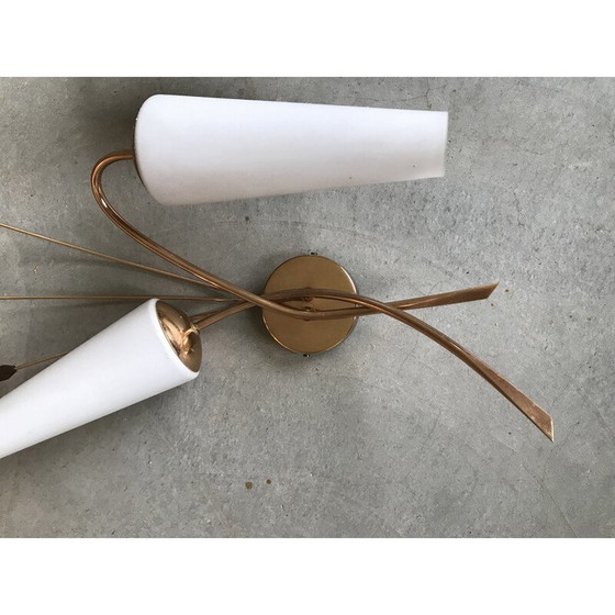 Image 1 of Paar vintage messing wandlampen met opaline bollen, 1950