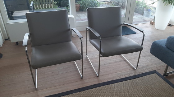 Image 1 of 2x Lederen Leolux Stoelen. Model Talassa. Als Nieuw.