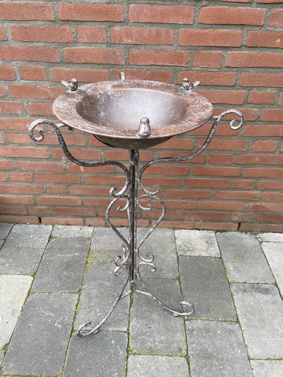 Image 1 of Klassieke Stijl Vogelvoederbak Op Standaard