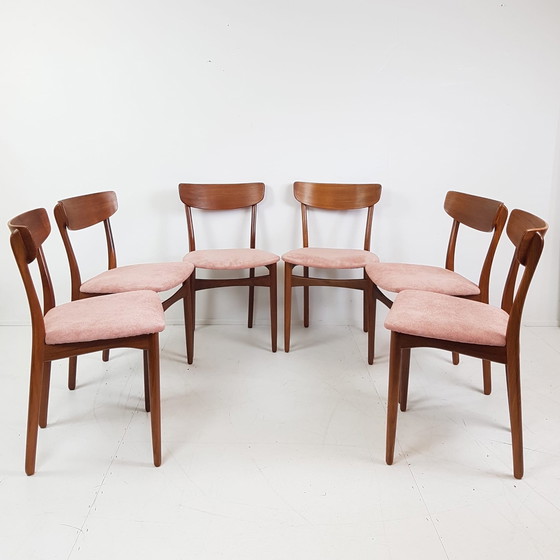 Image 1 of 6 Deense Vintage Eettafel Stoelen | Nieuw Gestoffeerd Roze