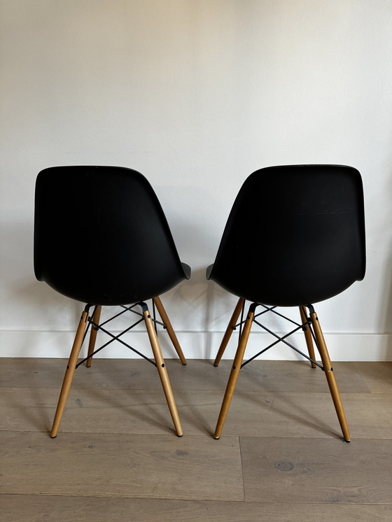 Image 1 of 2x Vitra - Eames DSW stoelen