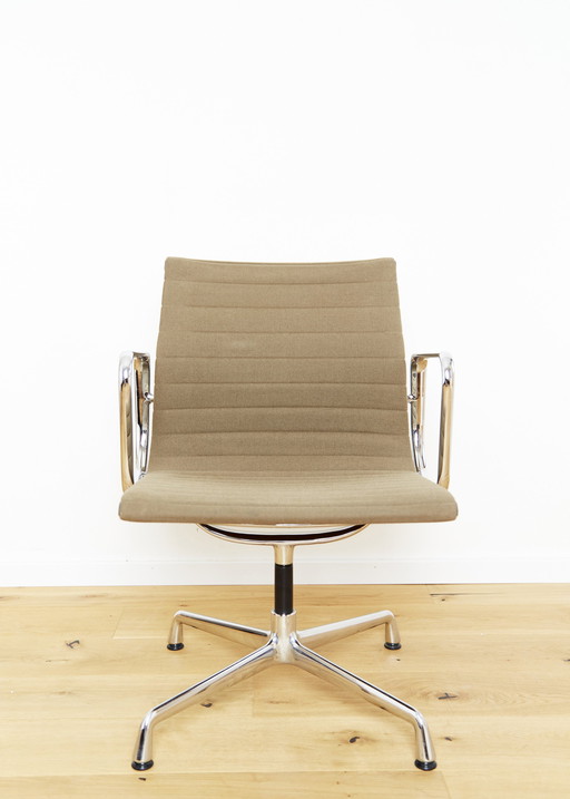 Charles & Ray Eames Stoel Ea 108 Stoel Voor Vitra