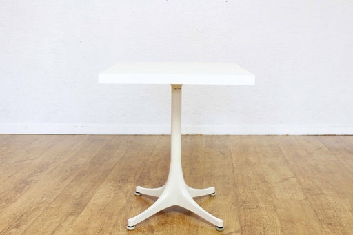 Tafel van George Nelson voor Herman Miller