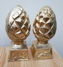 Twee Gouden Dennenappels