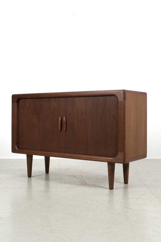 Image 1 of Dyrlund dressoir