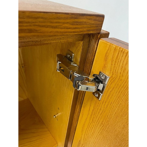 Image 1 of Vintage brutalistisch lowboard van essenhout, Italië