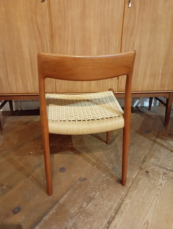 Image 1 of Niels Otto Møller Dinig Stoelen / Teakhouten eetkamerstoelen model 77