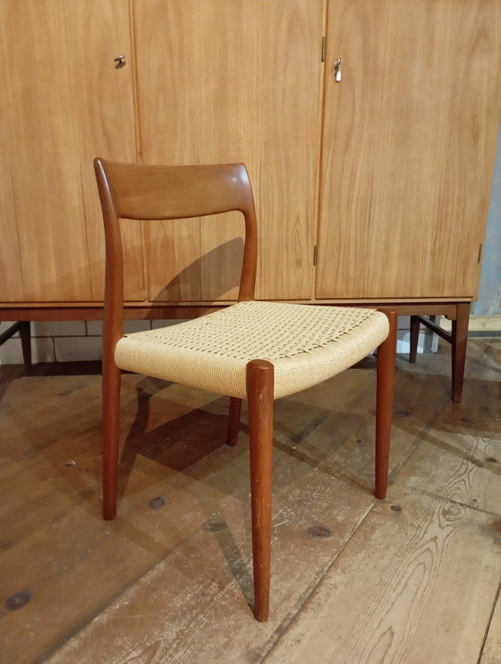 Image 1 of Niels Otto Møller Dinig Stoelen / Teakhouten eetkamerstoelen model 77