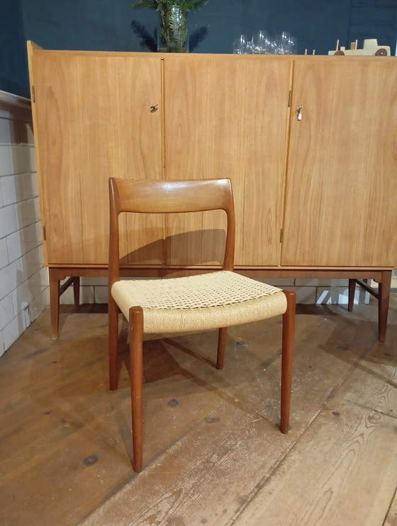 Image 1 of Niels Otto Møller Dinig Stoelen / Teakhouten eetkamerstoelen model 77