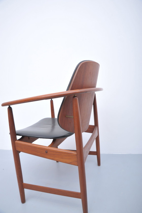 Image 1 of Arne Hovmand-Olsen Fauteuil In Teak Met Skai Hoes