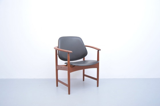 Image 1 of Arne Hovmand-Olsen Fauteuil In Teak Met Skai Hoes