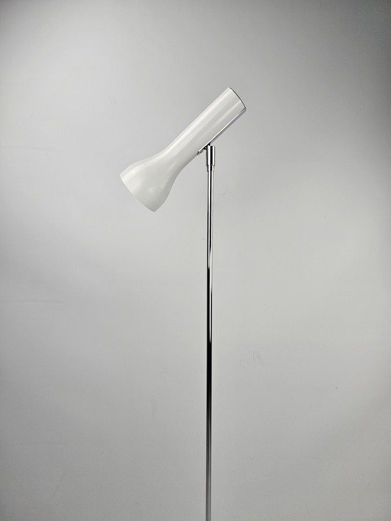 Image 1 of Vloerlamp Swisslamps wit