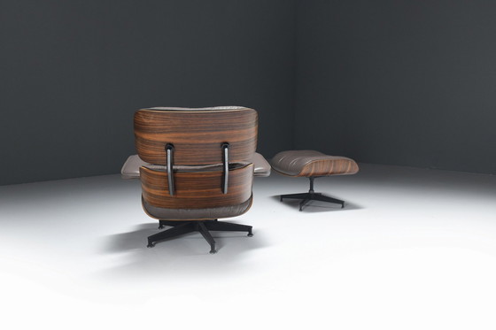 Image 1 of Vintage Eames Lounge Stoel & Ottoman In Baziliaans Rozenhout Door Ray & Charles Eames Voor Herman Miller