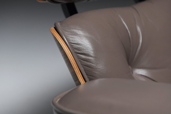 Image 1 of Vintage Eames Lounge Stoel & Ottoman In Baziliaans Rozenhout Door Ray & Charles Eames Voor Herman Miller