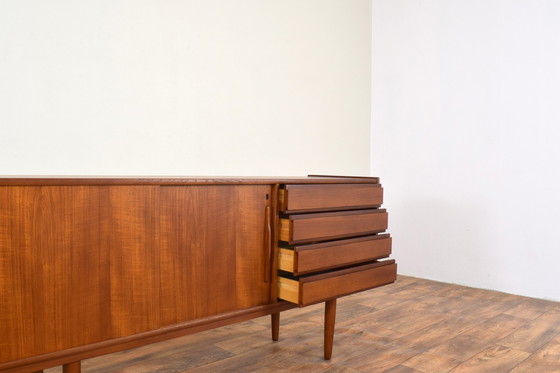 Image 1 of Mid Century Deens teakhouten dressoir, 1960S.