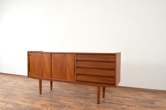 Image 1 of Mid Century Deens teakhouten dressoir, 1960S.