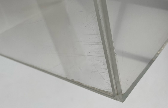 Image 1 of Plexiglas vitrine piramide display