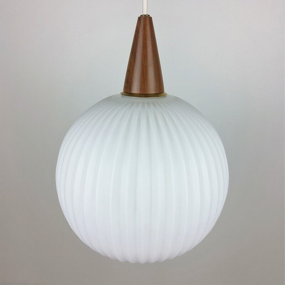Image 1 of Vintage hanglamp van teakhout en opaline, jaren 1960