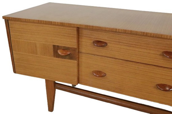 Image 1 of Stoneleigh dressoir