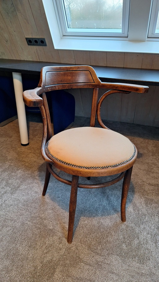 1 Stoel Met Leuningen Van Jacob En Josef Kohn Austria.