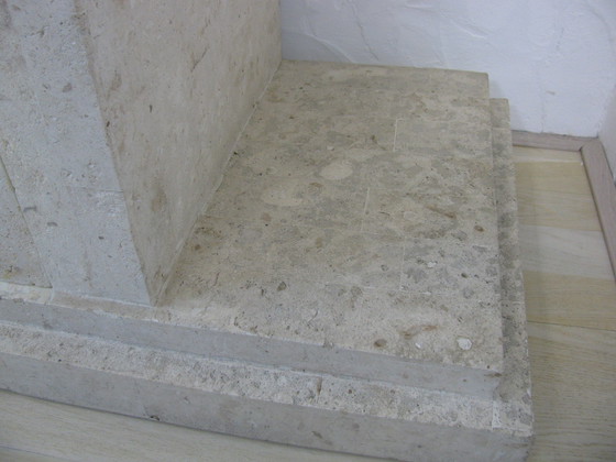 Image 1 of Vintage travertin vitrinekast