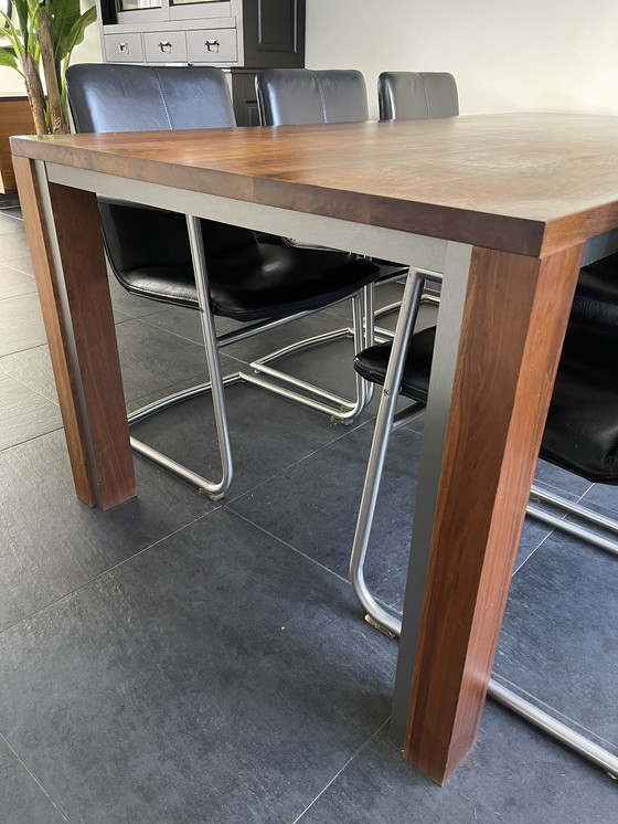 Image 1 of Tafel Bert Plantagie notenhout