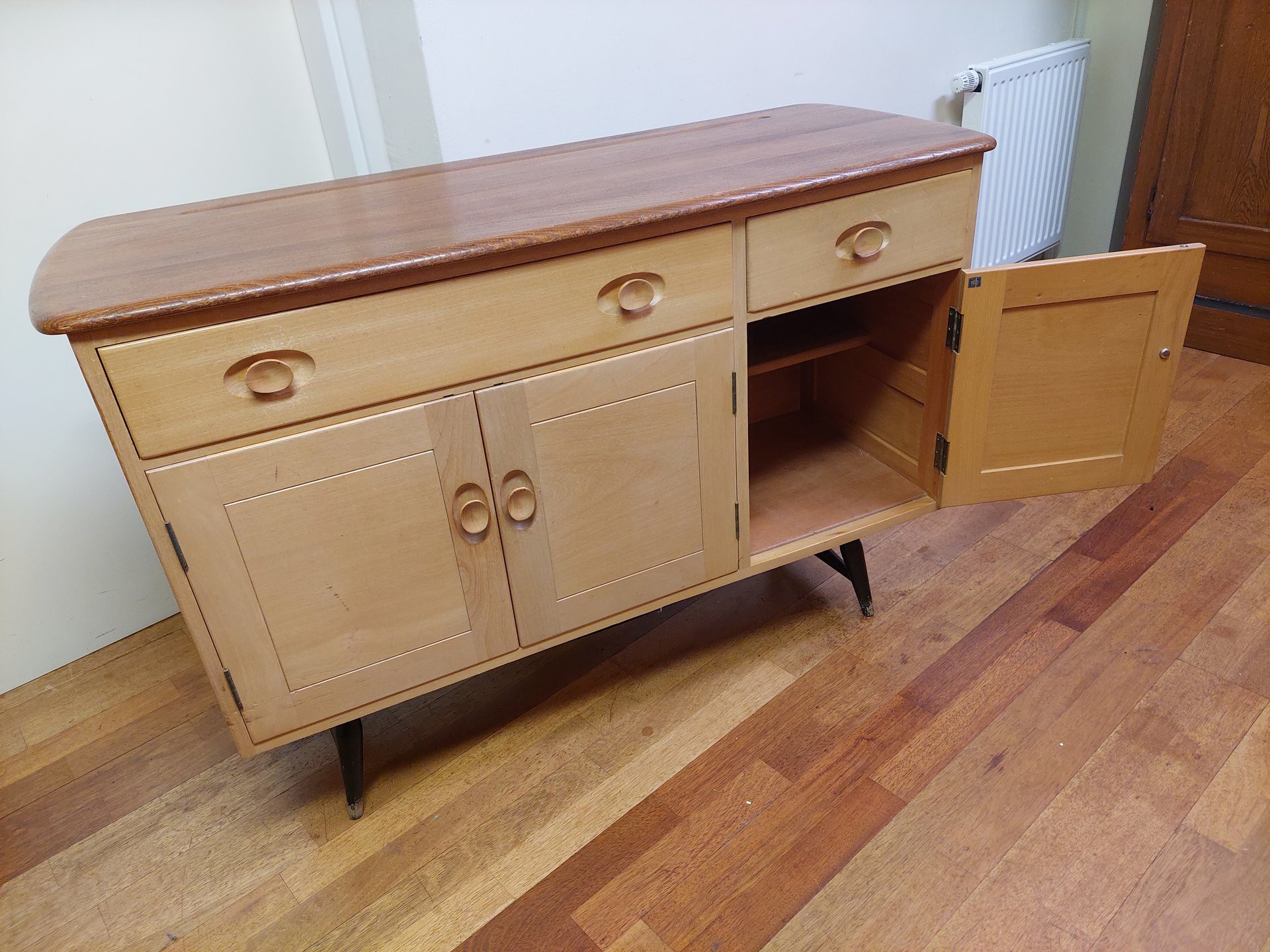Ercol 351 windsor dressoir €100 Whoppah