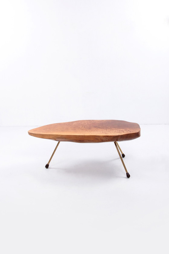 Image 1 of Carl Aubock Design Salontafel notenhout met koperen poten jaren 50 Oostenrijk.