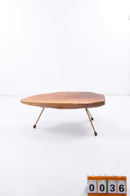 Carl Aubock Design Salontafel notenhout met koperen poten jaren 50 Oostenrijk.