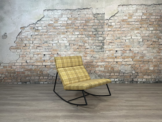 Image 1 of Gus Modern GT Rocker geel geruit - fauteuil