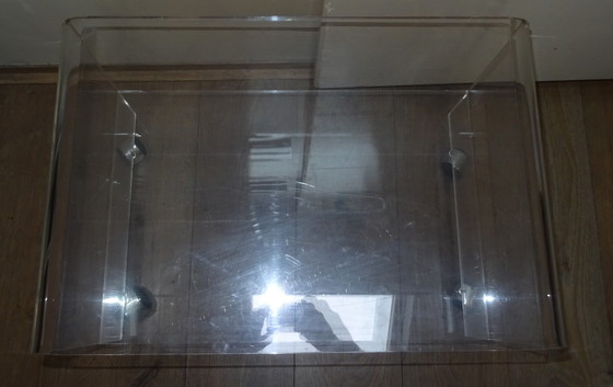 Image 1 of Vintage Plexiglas bijzettafeltje