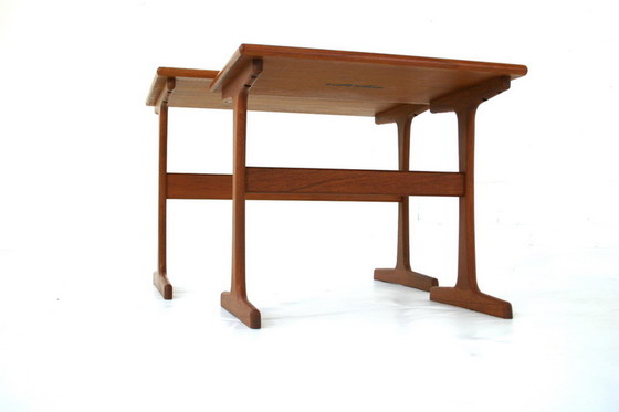 Image 1 of Arne Wahl Iversen voor Vinde, Mid-Century teakhouten nesttafel, bijzettafel