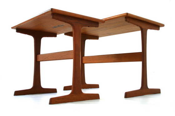 Image 1 of Arne Wahl Iversen voor Vinde, Mid-Century teakhouten nesttafel, bijzettafel