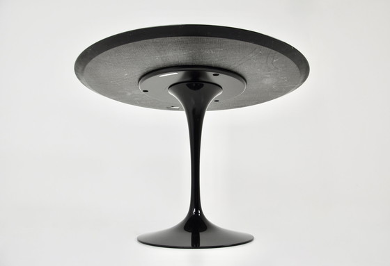 Image 1 of Knoll eettafel van Eero Saarinen