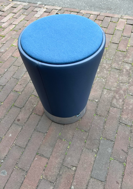 Image 1 of Leolux Barilo hocker poef blauw