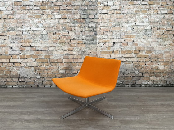 Image 1 of Arper Catifa 80 4-Ways oranje fauteuil