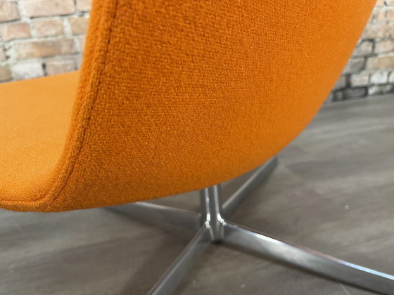 Image 1 of Arper Catifa 80 4-Ways oranje fauteuil