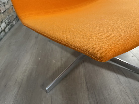 Image 1 of Arper Catifa 80 4-Ways oranje fauteuil