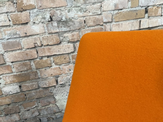 Image 1 of Arper Catifa 80 4-Ways oranje fauteuil