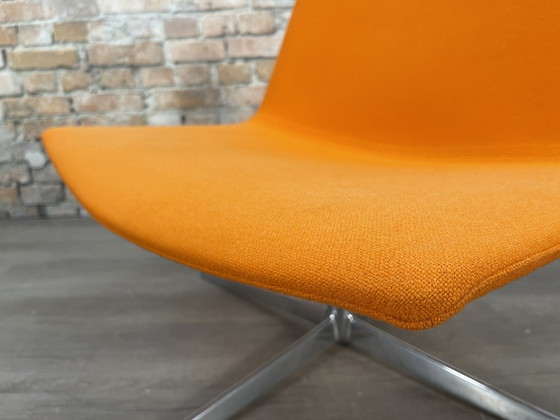 Image 1 of Arper Catifa 80 4-Ways oranje fauteuil