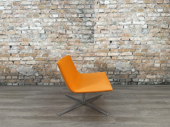 Image 1 of Arper Catifa 80 4-Ways oranje fauteuil