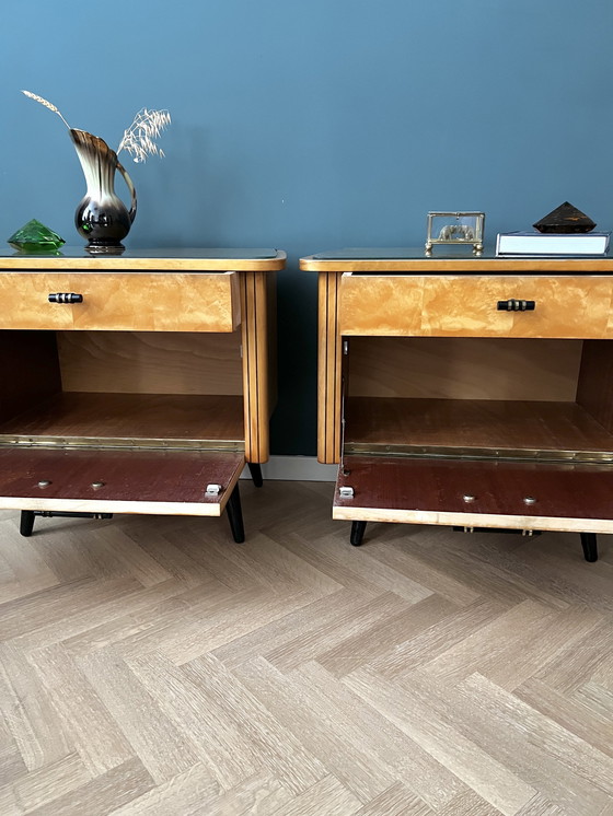 Image 1 of Set vintage nachtkastjes blond houten zwarte pootjes