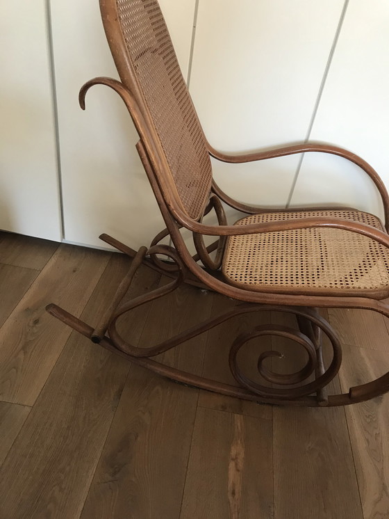 Image 1 of Thonet vintage schommelstoel