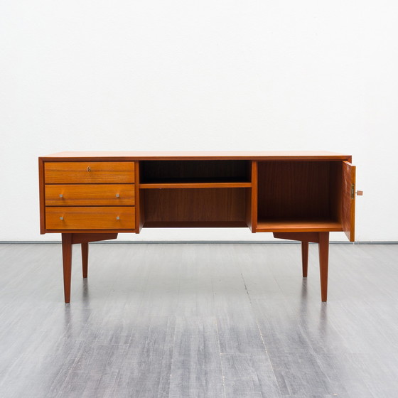 Image 1 of Teakhouten bureau uit de jaren 60, Scandinavisch Design, gerestaureerd