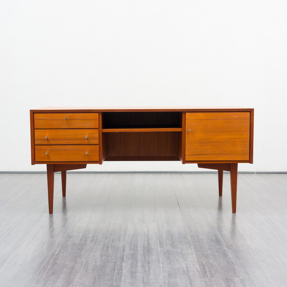 Image 1 of Teakhouten bureau uit de jaren 60, Scandinavisch Design, gerestaureerd